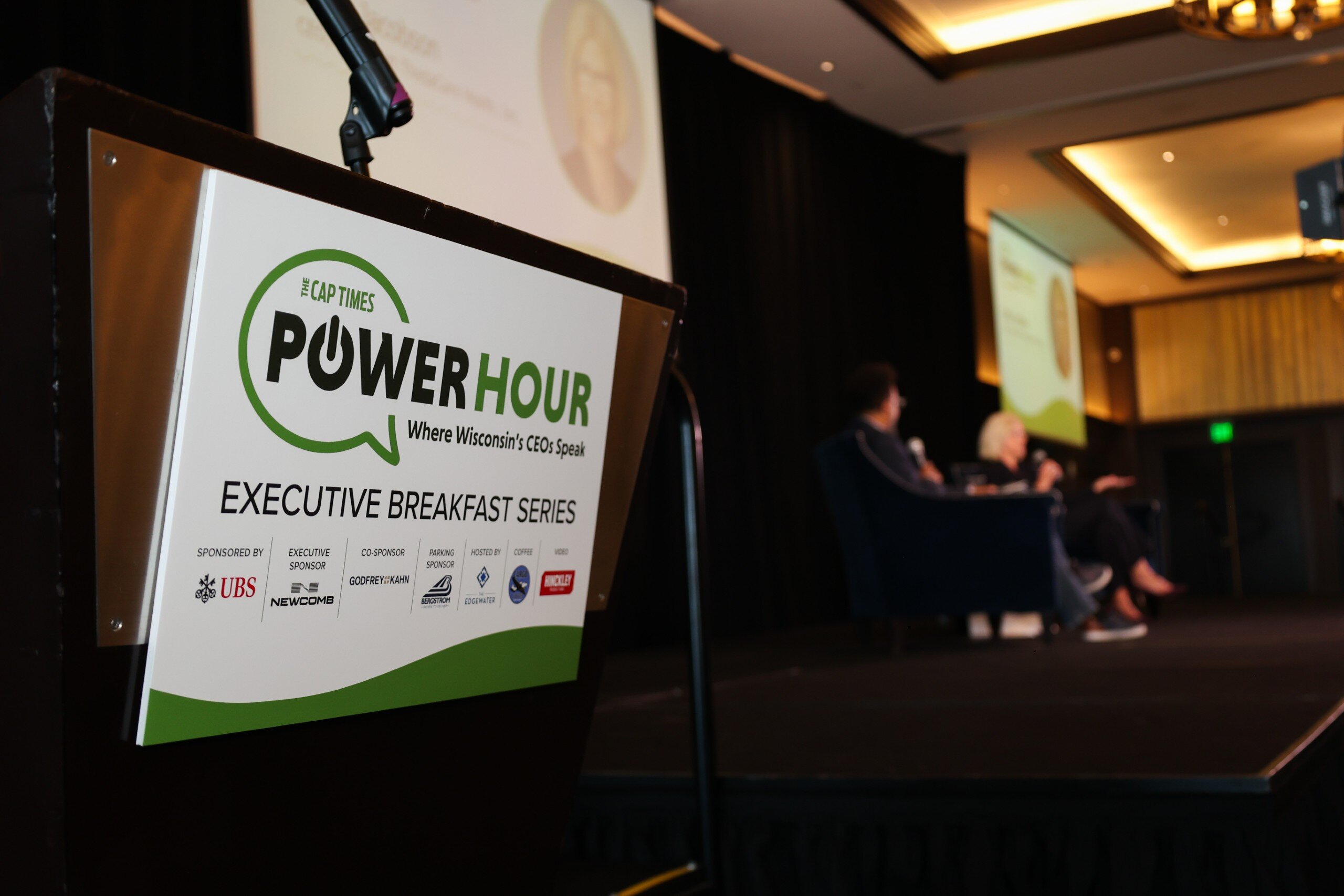 7E0A8008 Power Hour Wisconsin CEOs Executive Breakfast event.